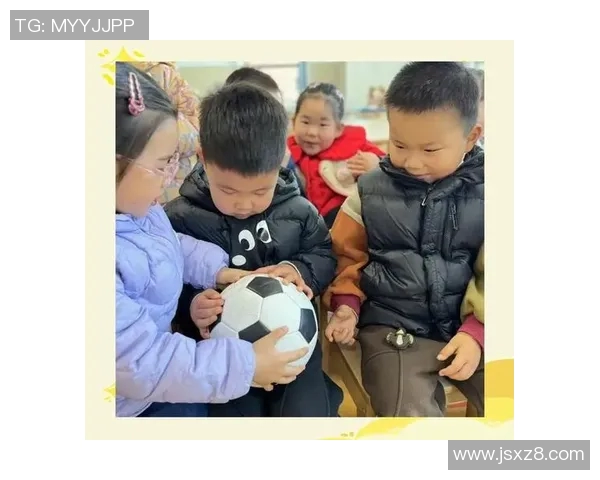 小孩与足球明星的趣味互动瞬间揭秘欢乐背后的故事